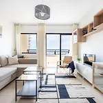 Paradise Flat Near Hard Rock With Pool 아데제